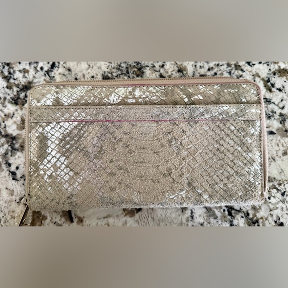 Silpada Brushed Leather Metallic Snakeskin Print Margeaux Wallet_NEW - Picture 2 of 8